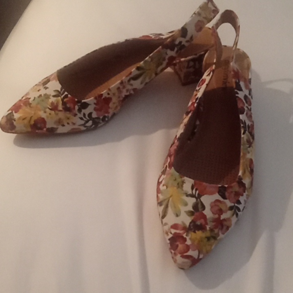 Women's shoes